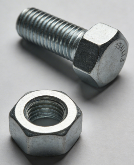 How to Tighten Wheel Nut Bolt for Safe Vehicle Running?
