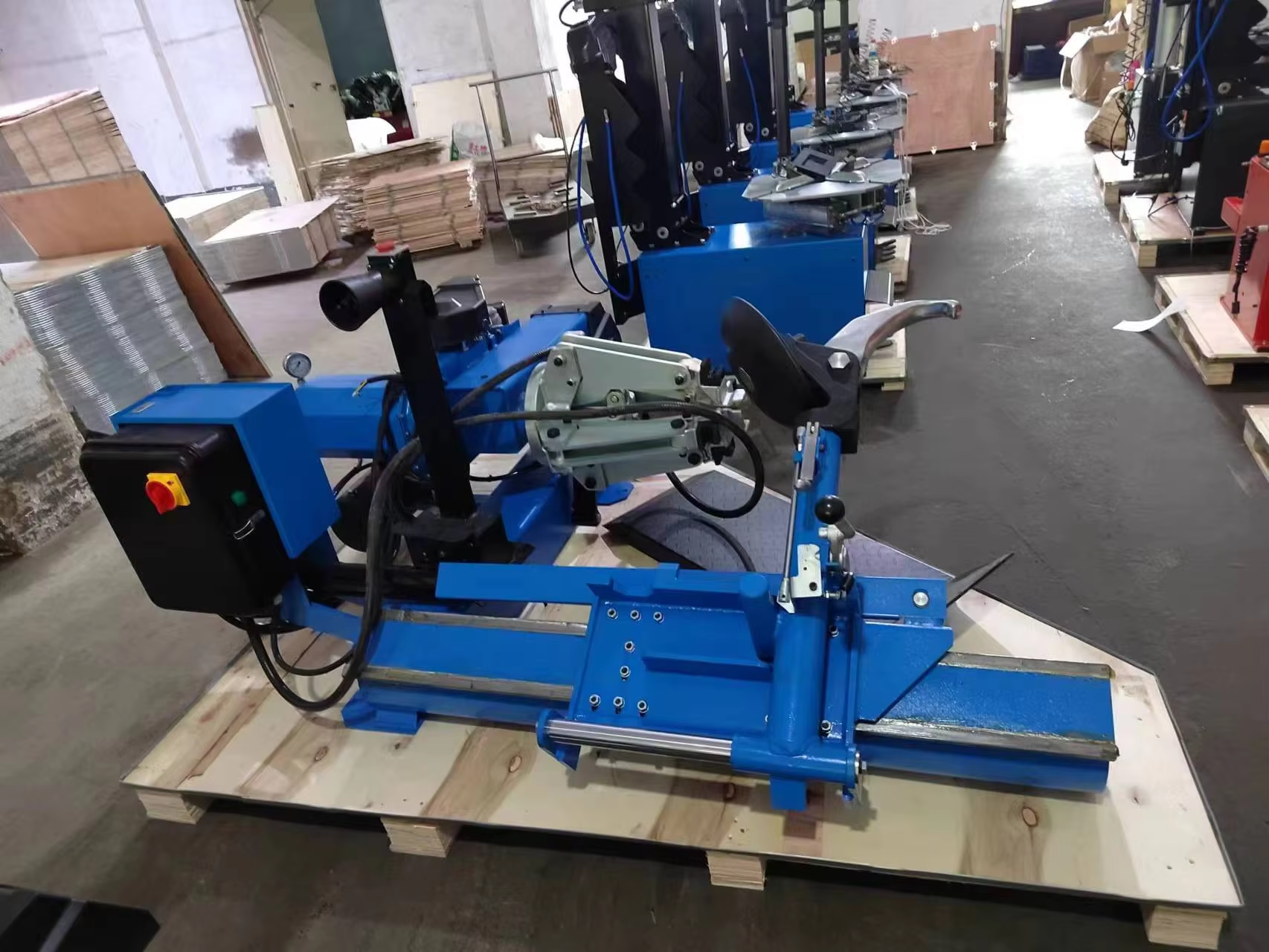 How to Operate Tire Jack for Safe Vehicle Lifting?