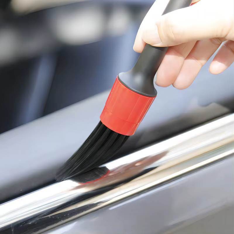Everwinner Five-Piece Black and Red PP Car Cleaning Brush for Household & Car Air Conditioner Outlets Dust Removal supplier