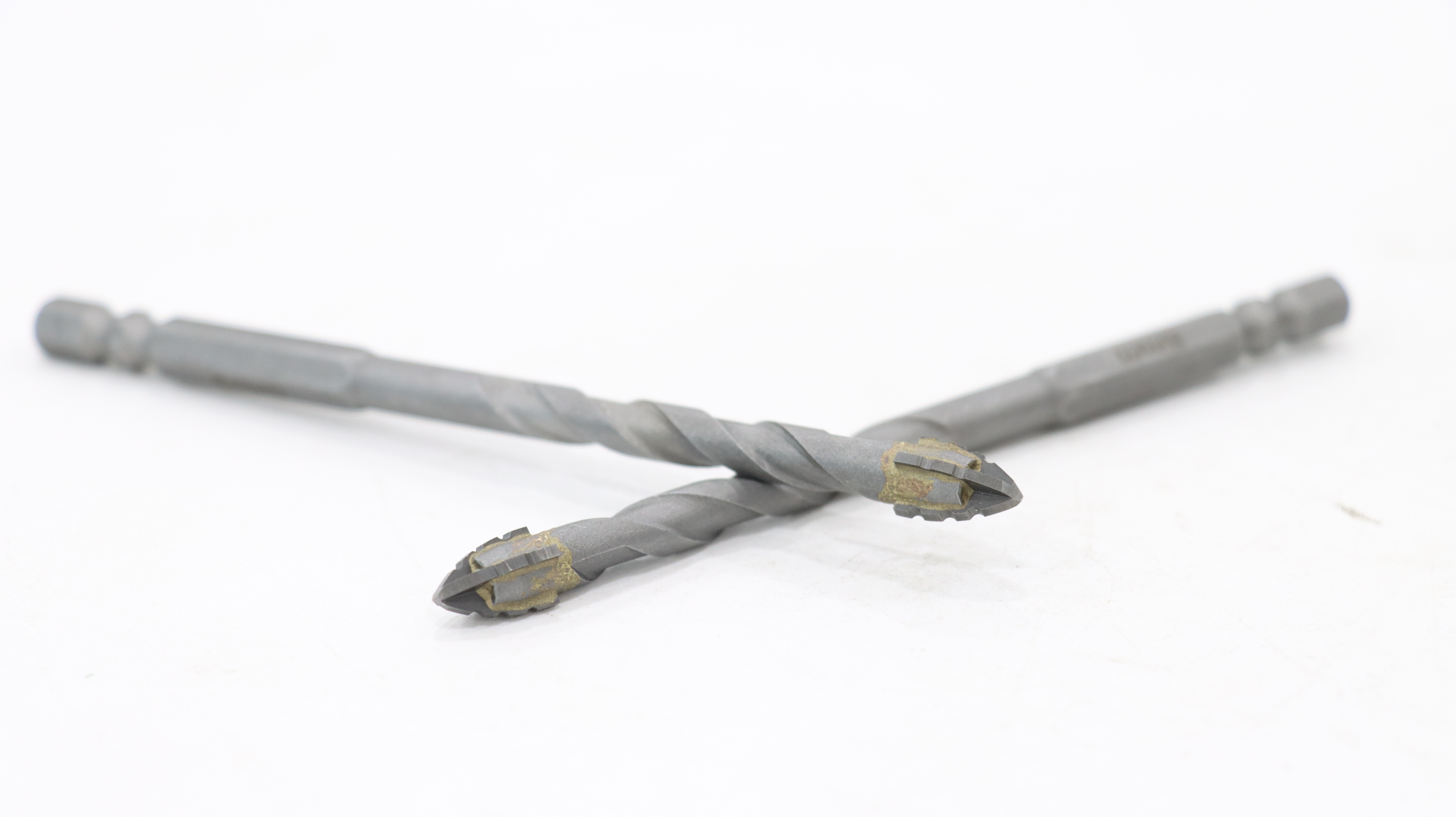 What Are the Key Benefits of Using Carbide Hole Saws Over Traditional Options?