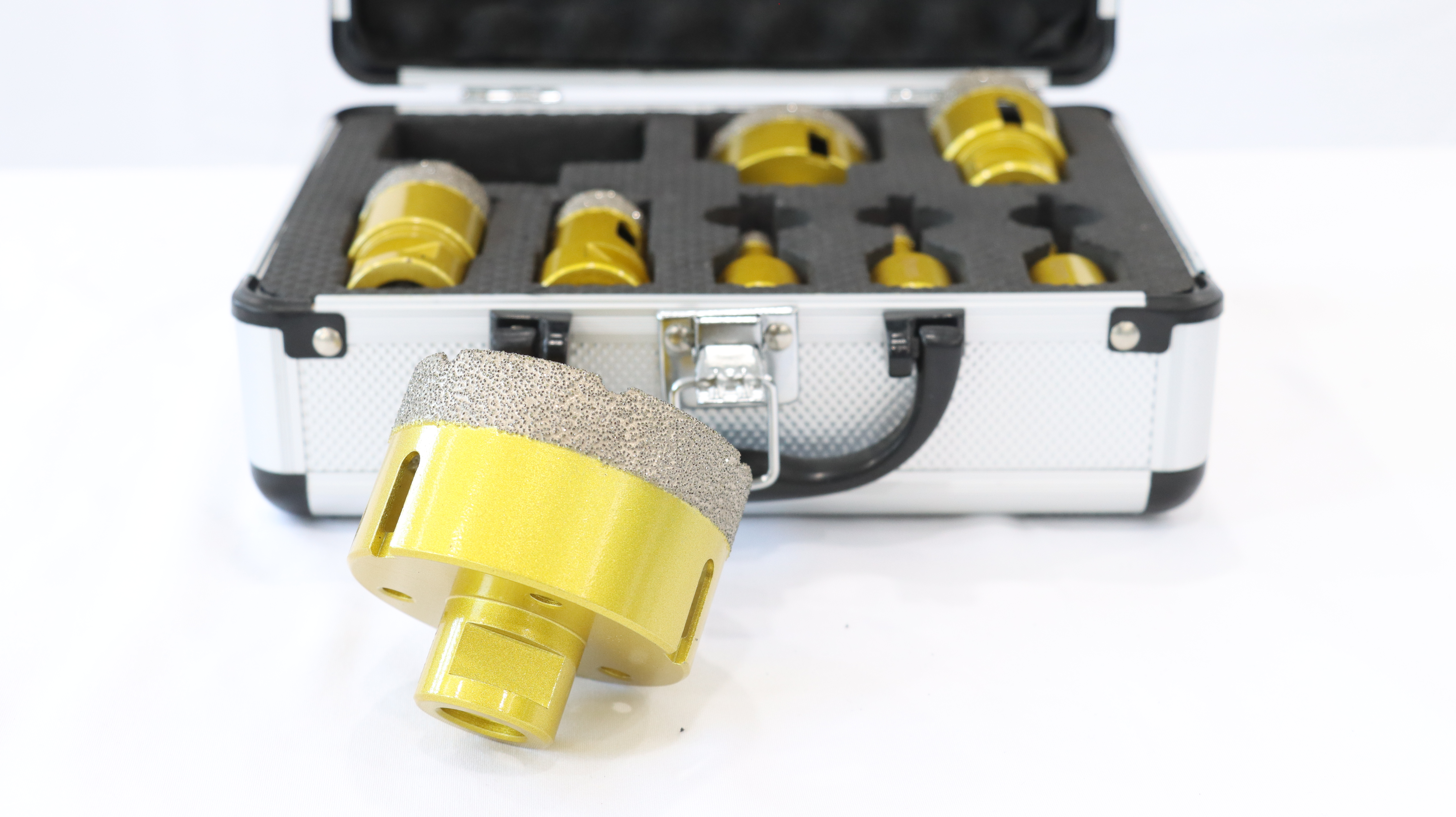 What Makes a Hole Cutter Set Ideal for Professional Use?