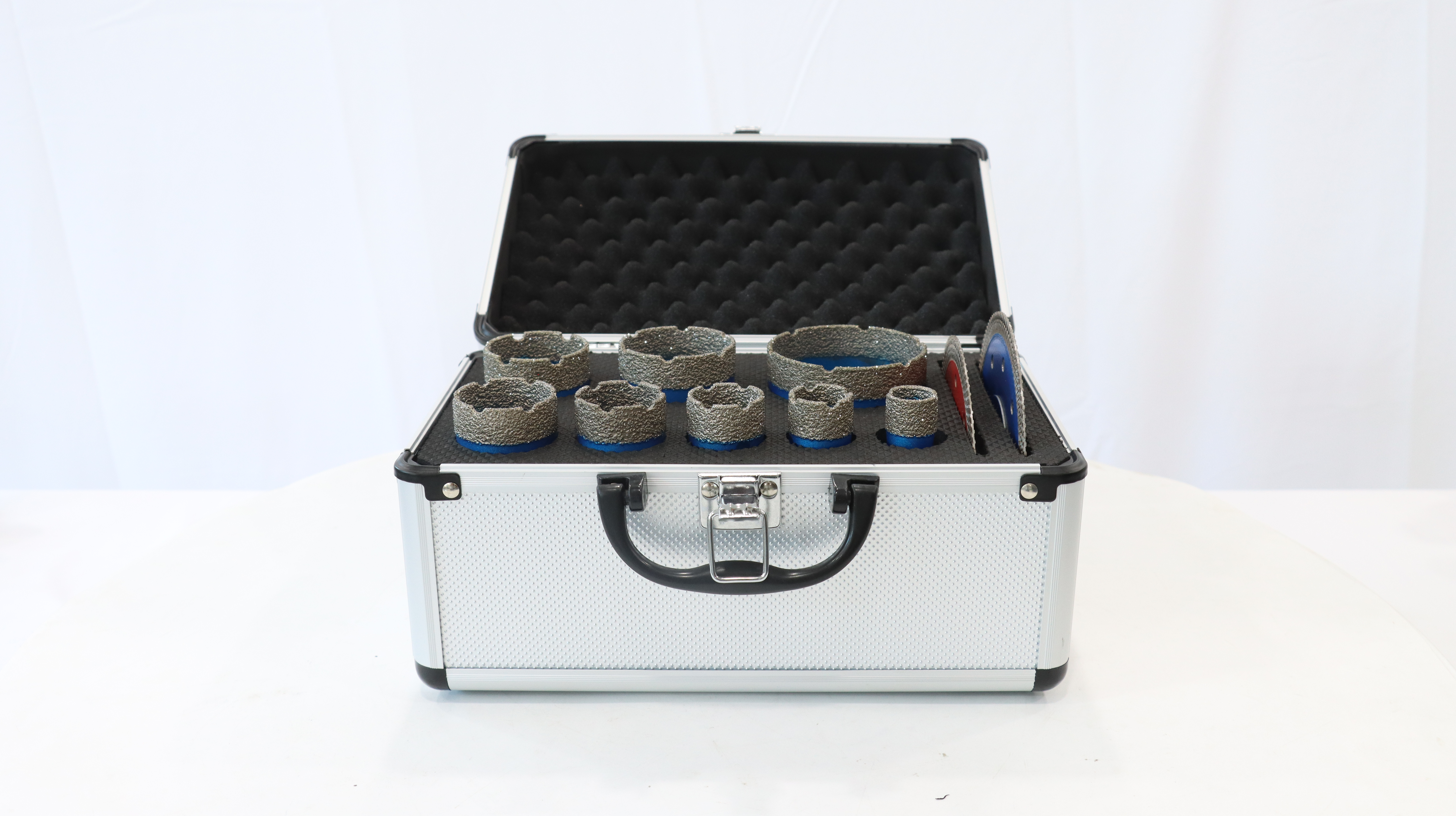 What Are the Benefits of Using a Bi-Metal Hole Saw Set?