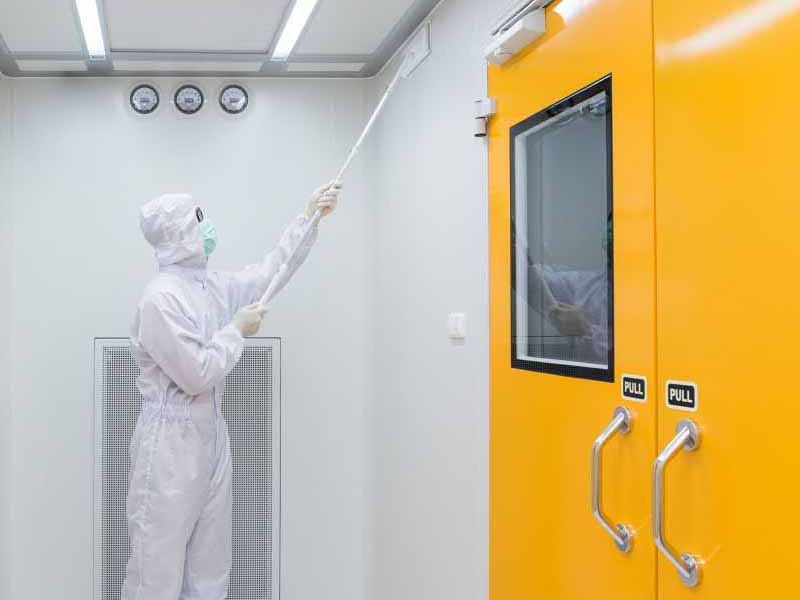 Top Features of High-quality Cleanroom Mops