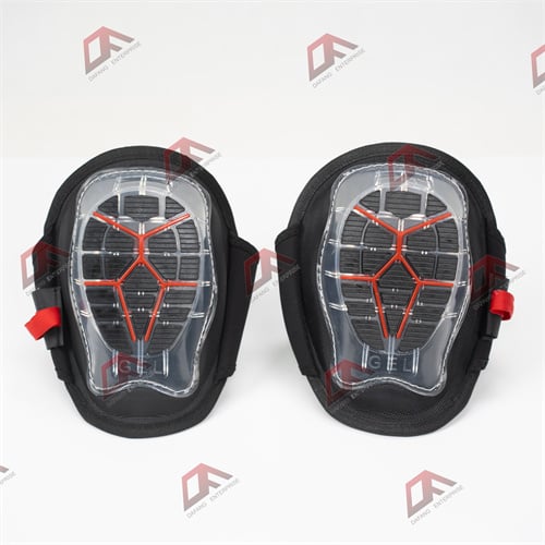DFT380 CE Durable neoprene thigh straps help to keep the kneepad in place without cutting off circulation
