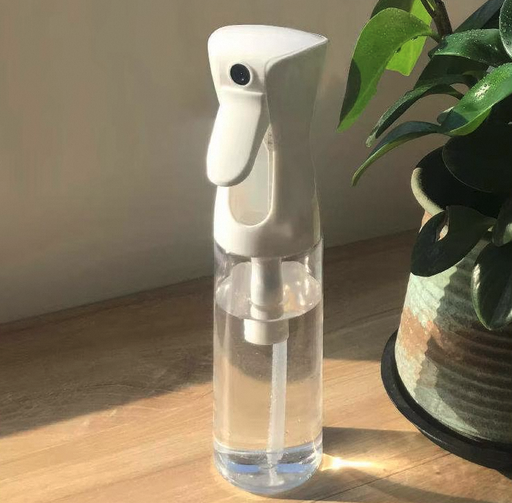 What Are the Benefits of Refillable Cosmetic Containers?