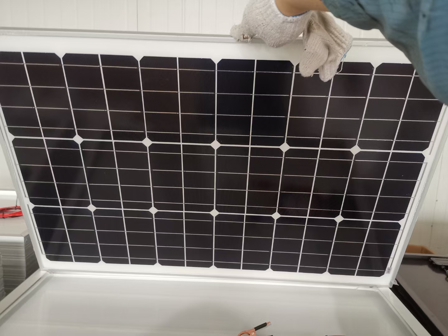 Which solar panels offer the best durability in extreme industrialclimates？