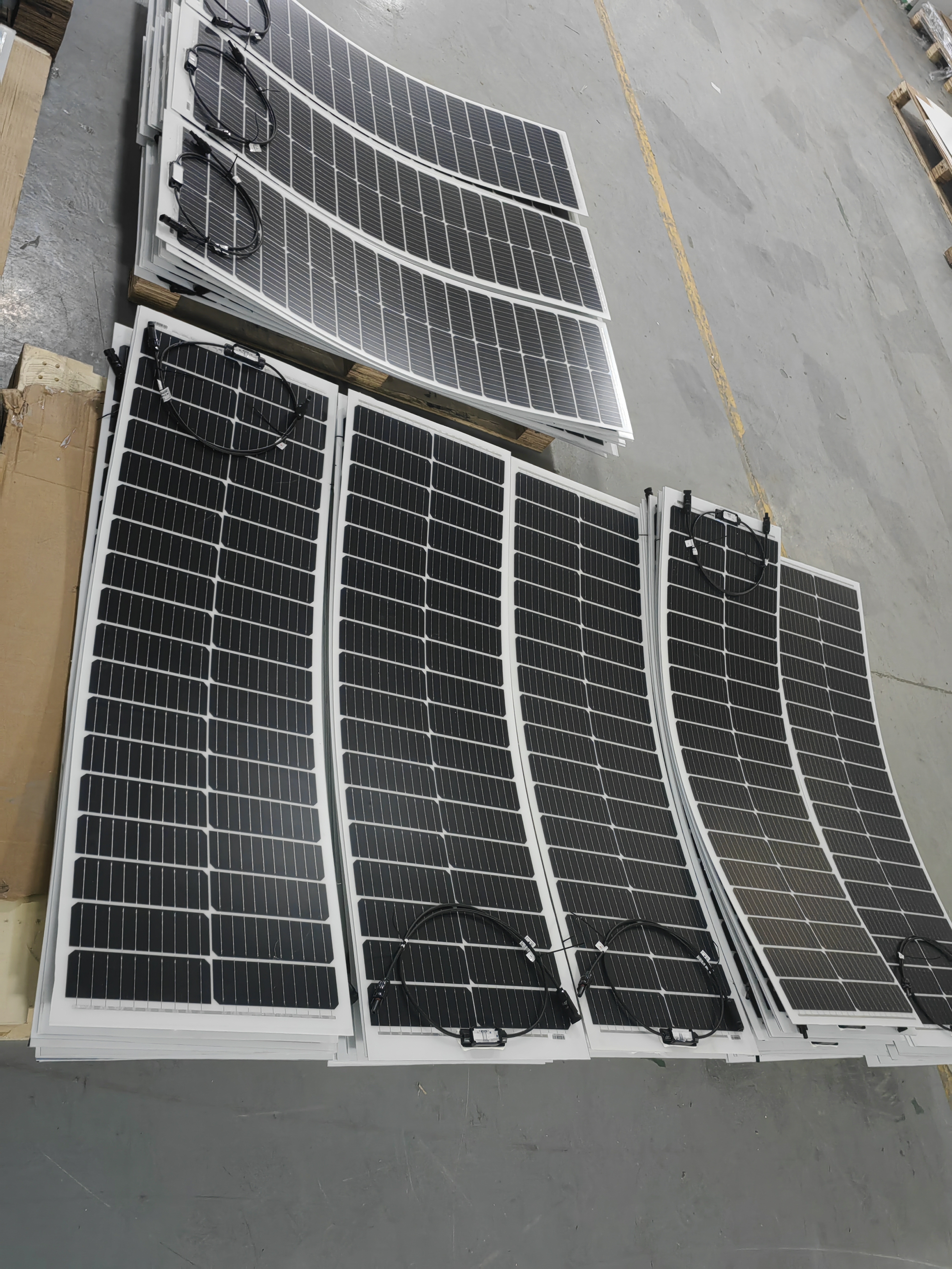 How to choose an MPPT solar controller supplier for large-scale storage?