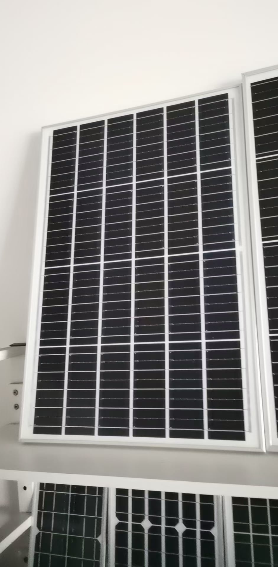 How to select a reliable small watt solar panel supplier for electronics?