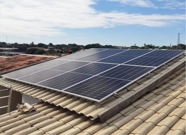 sistem de energie fotovoltaică pe acoperiș 10 kW conectat la rețea, Moldova