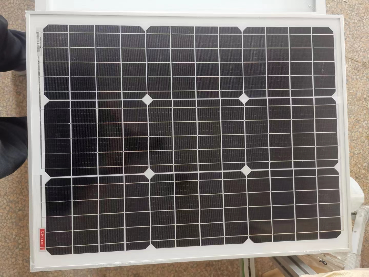 What are the advantages of bulk sourcing small watt solar panels for DIY?