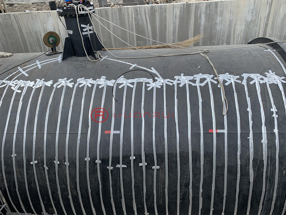 How to Fix Electric Heat Tracing Cables on Storage Tank Wall for Thermal Insulation?