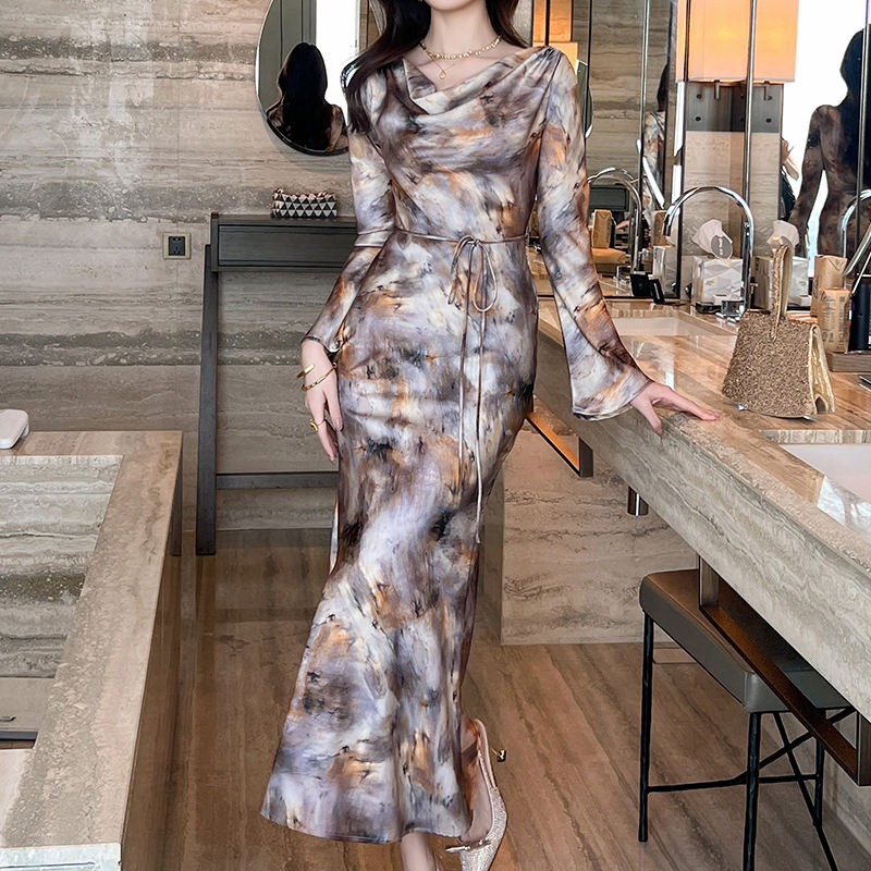 What Are the Latest Trends in Long Sleeve Maxi Dresses for 2023?