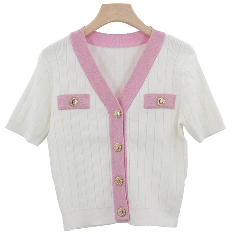 What Are the Benefits of Offering Knit Cardigans in Your Product Line?
