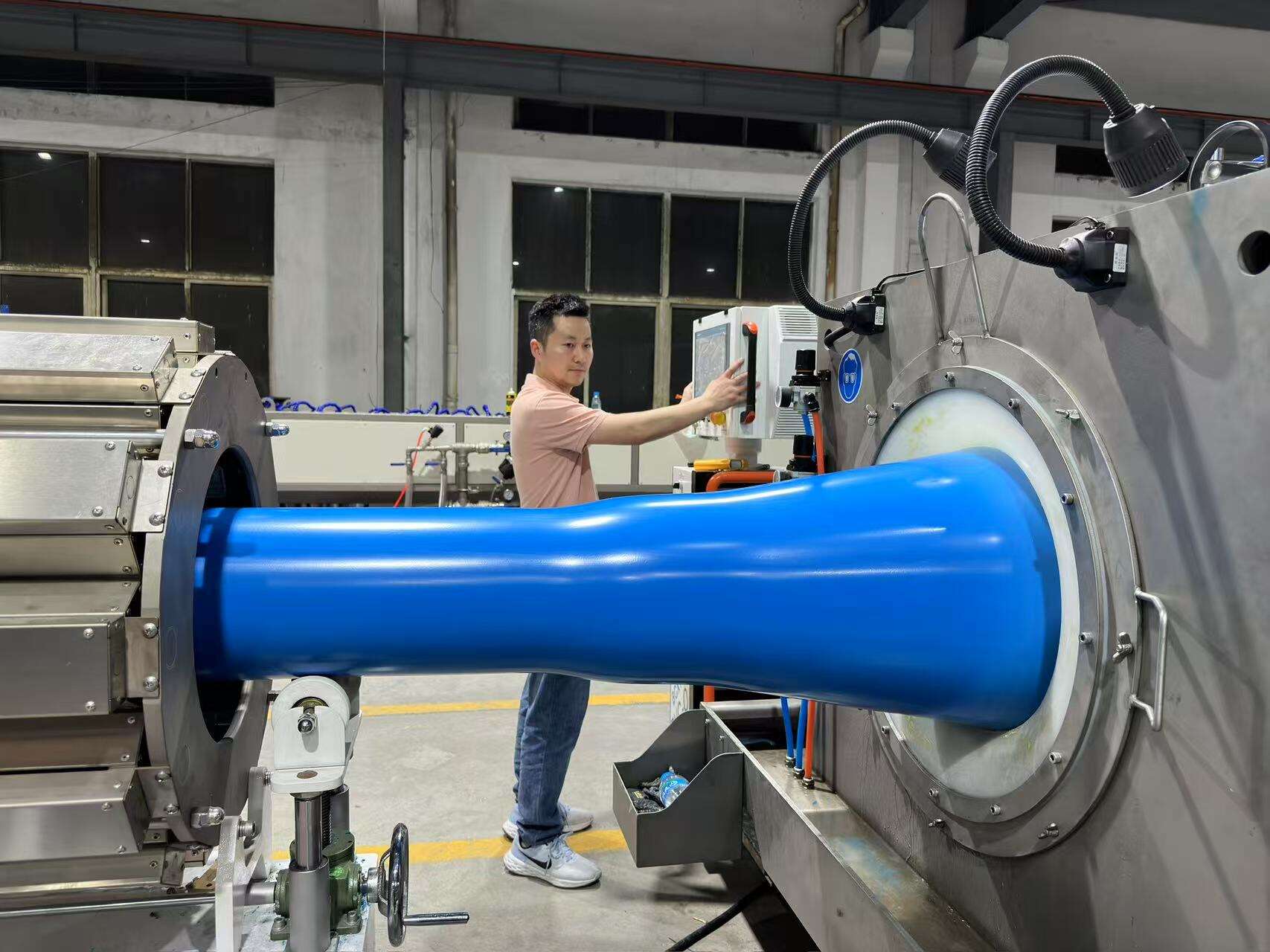 Por que os Fabricantes Atualizam para Linha de Extrusão de Tubos PVC-O de Alta Eficiência