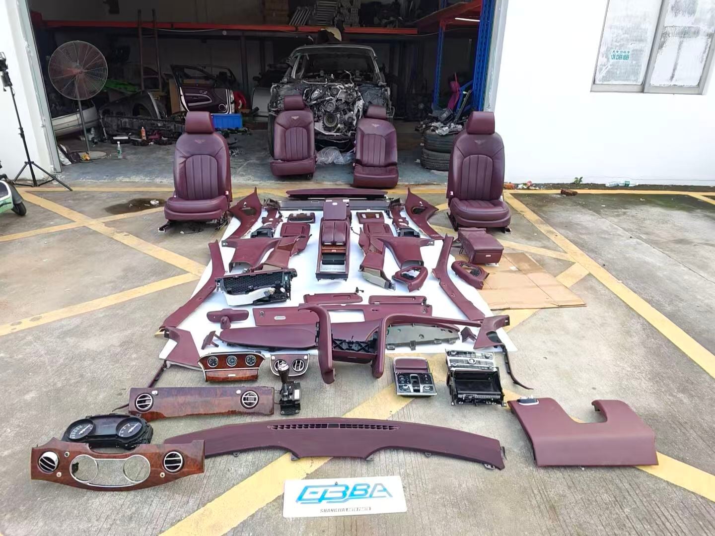 bentley-mulsanne-interior-oem-parts-restoration.jpg