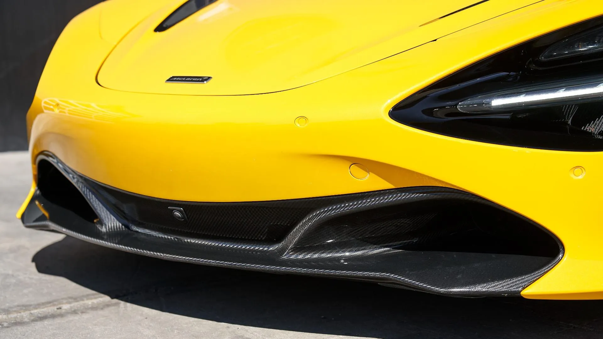 Mclaren_Carbon_Fiber_Component_Replacement-min.webp