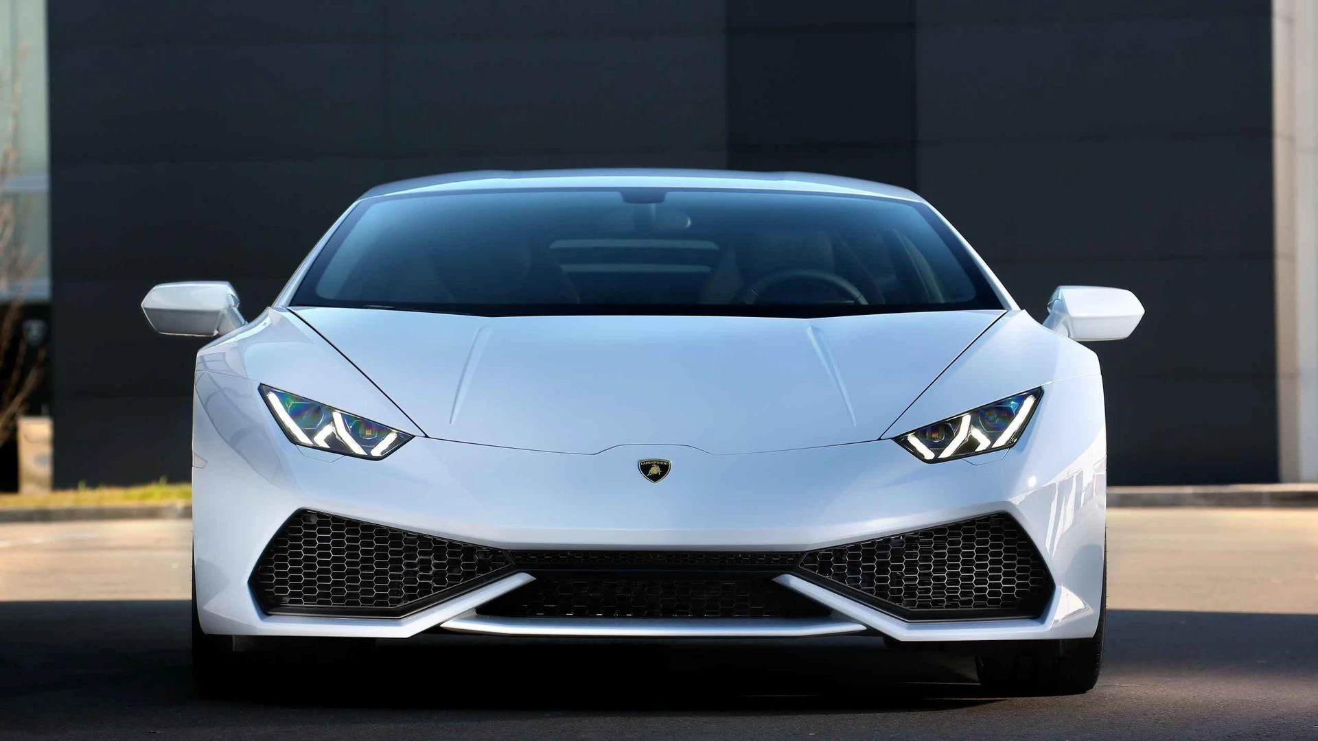 How Much Does It Cost to Maintain a Lamborghini?
