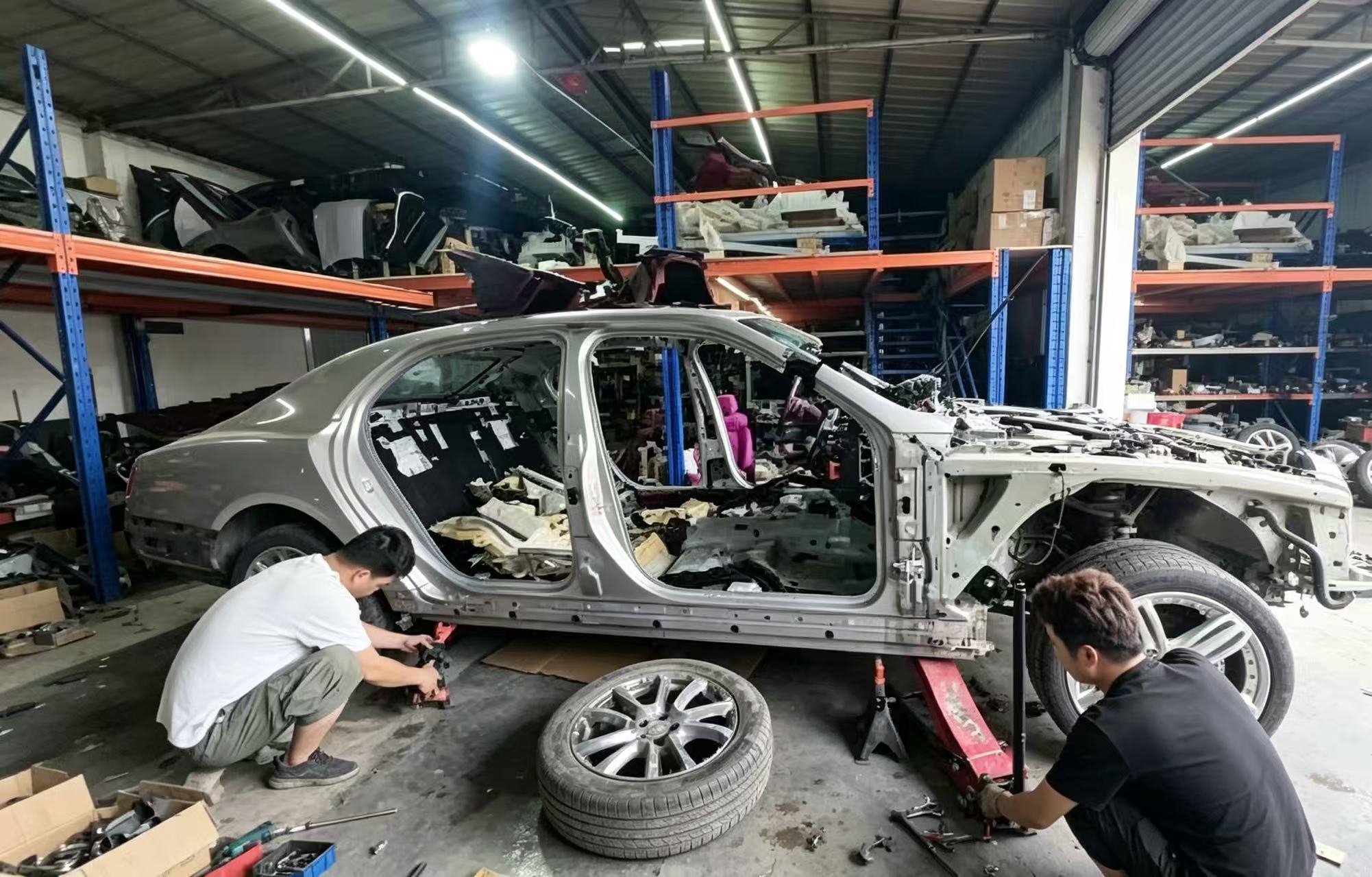Rare Bentley Mulsanne parts from dismantled vehicle.jpg