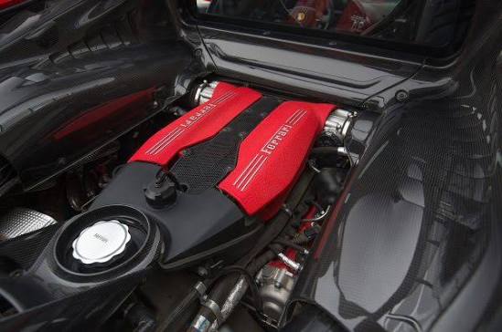 Przewodnik po wymianie chłodnicy Ferrari