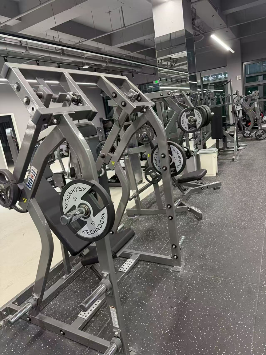 How to choose suitable fitness equipment for commercial gyms?