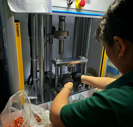Servo press-fitting equipment