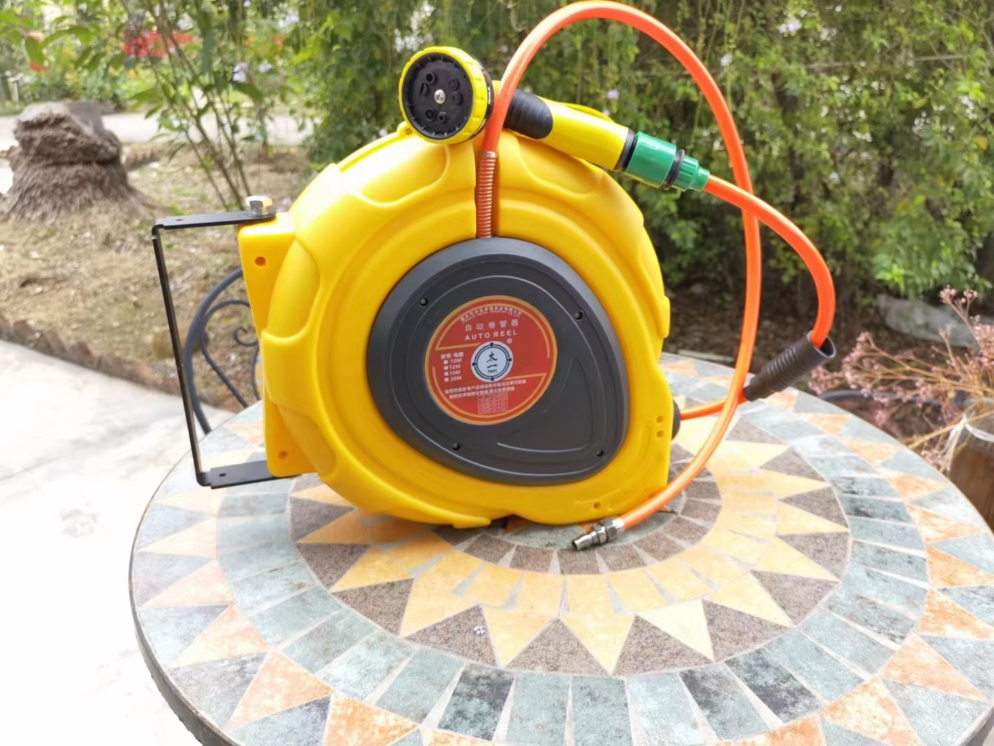 Linee guida per l'installazione di avvolgitori per tubi da giardino retrattili