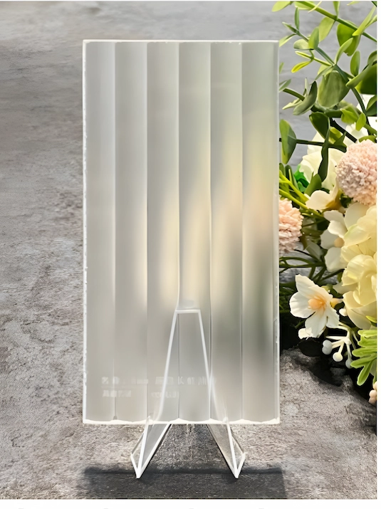 Ultra-clear fluted frosted glass sample