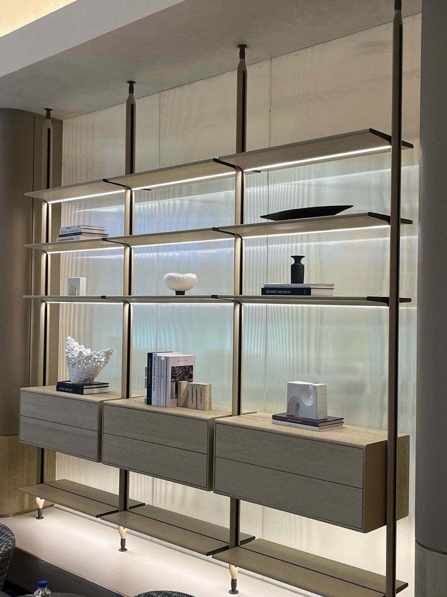 Modern Walk-In Wardrobe Ideas for Luxury Apartments & Villas