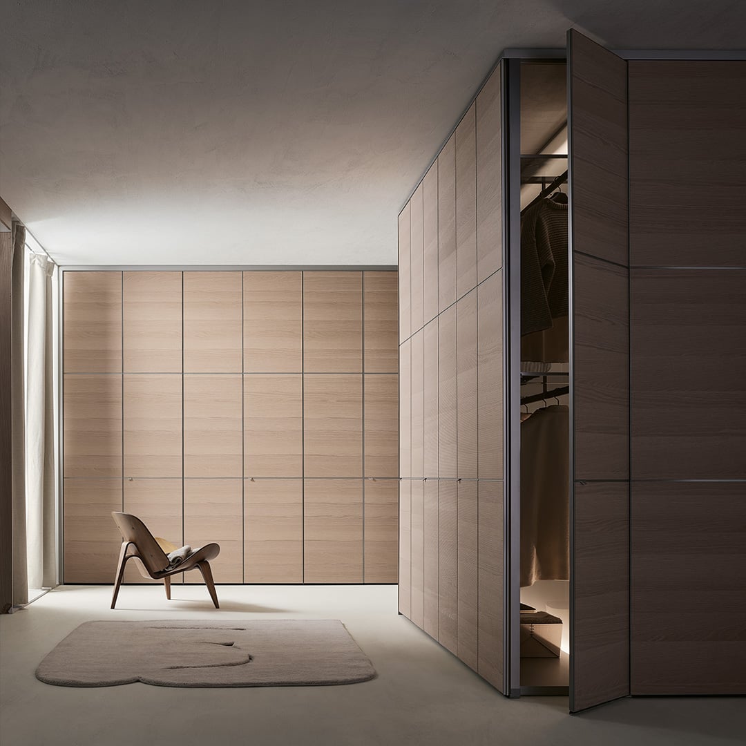 Side-Mounted Hinge Mid-Rail Wardrobe Door with Back Panel