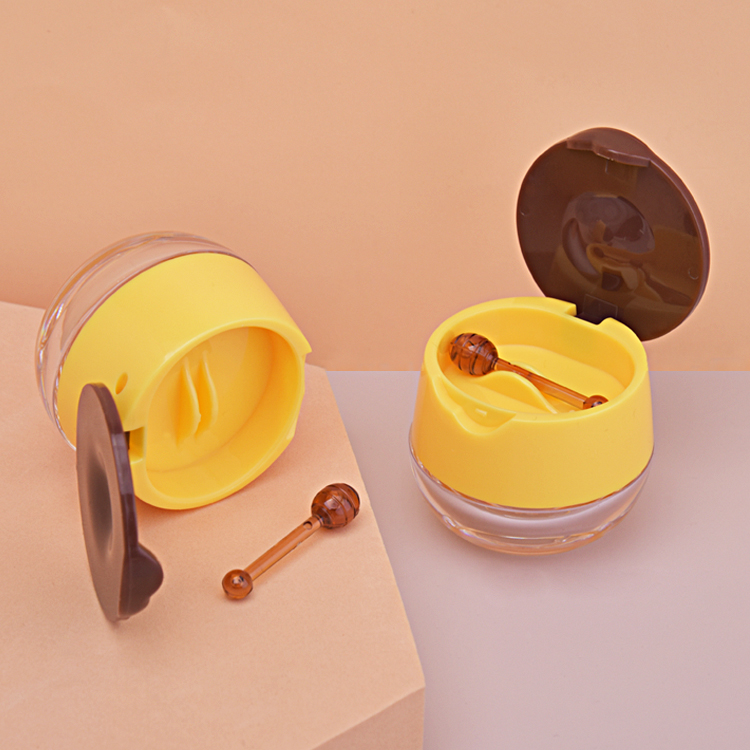 LS02 6g Unique Honey Shape Cute Design Small Lip Balm Lip Mask Scrub Container Jar With Applicator Cosmetic Plastic Jar supplier