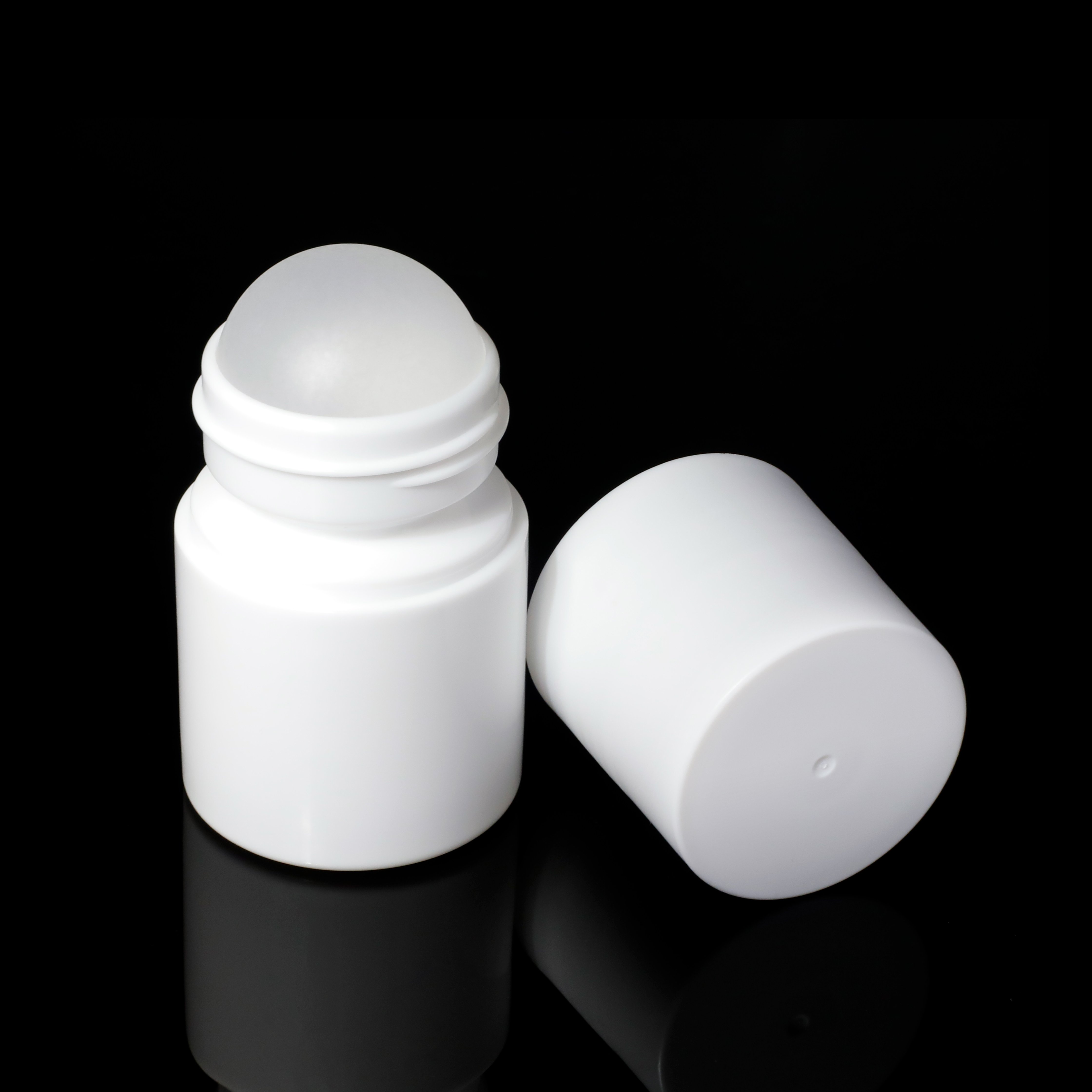 B1025 PP Pflegeartikel Material rundes 50 ml Deodorant-Container Roll-on Deodorant Kunststoff-Rollkugelflasche für Antitranspirant