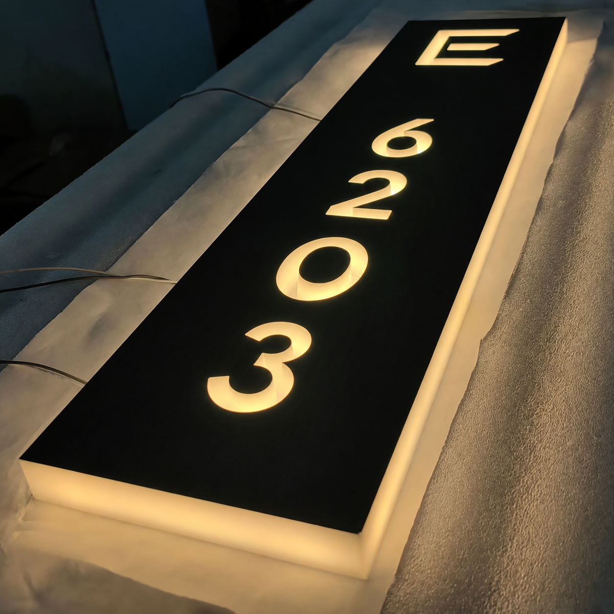 Segnale personalizzato per porta di camera d'albergo con retroilluminazione LED, in acciaio inossidabile e acrilico, segnale illuminato per porta d'albergo