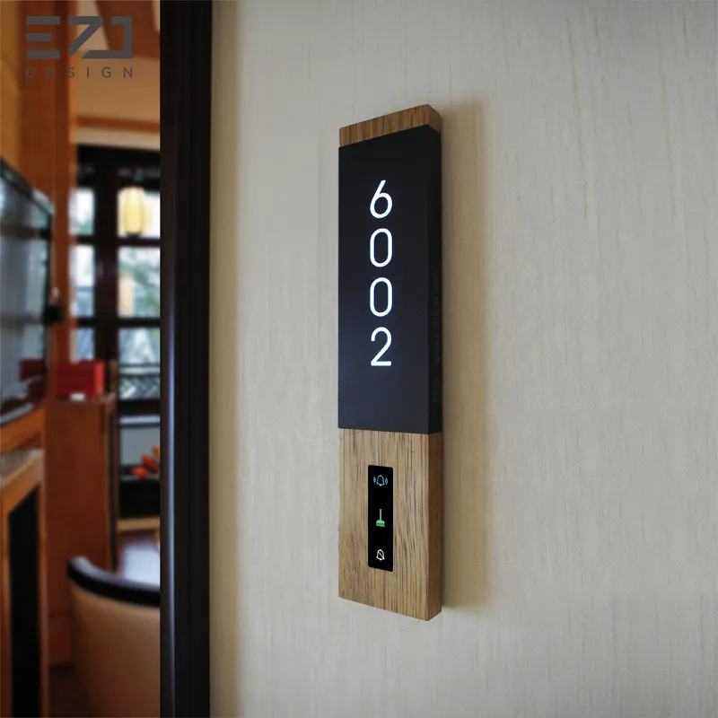Número de puerta electrónico de hotel de madera