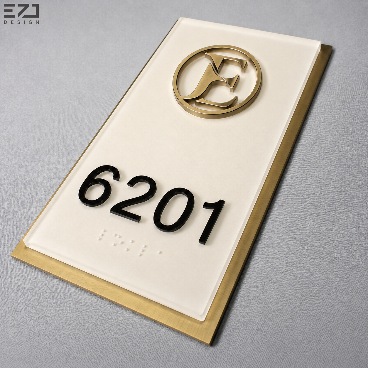 Segnali personalizzati per numero di stanza d'hotel con caratteri Braille ADA e placca per porta in acrilico dorato e metallo per hotel, appartamenti e uffici