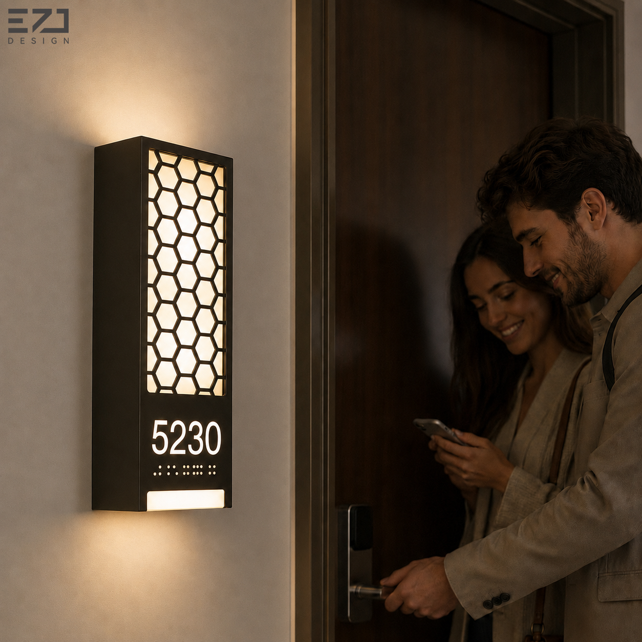 Segnale luminoso LED personalizzato per numero di stanza d'hotel con braille e pannello decorativo a nido d'ape per segnaletica in hotel, appartamenti e uffici