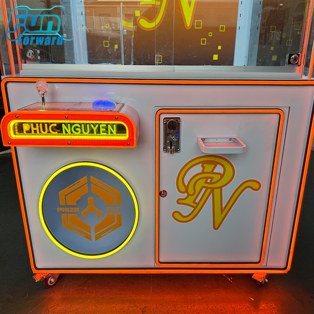 CE certified commercial claw machine.jpg