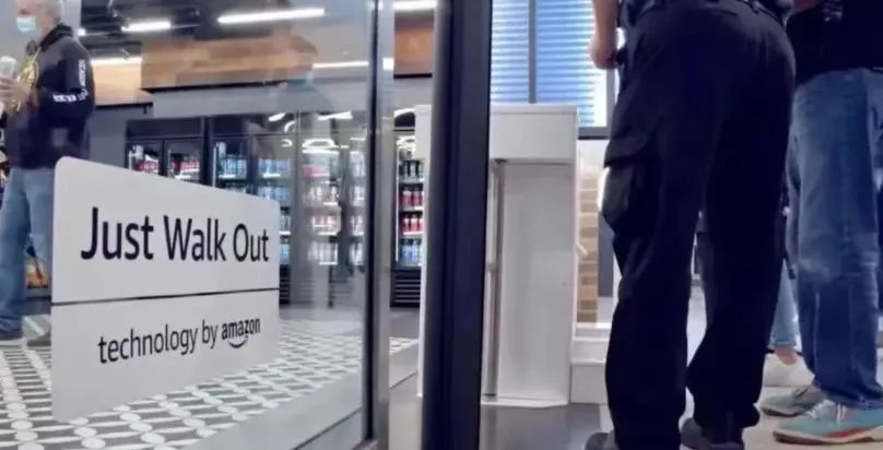 Amazon Just Walk Out——Negozio senza personale con RFID