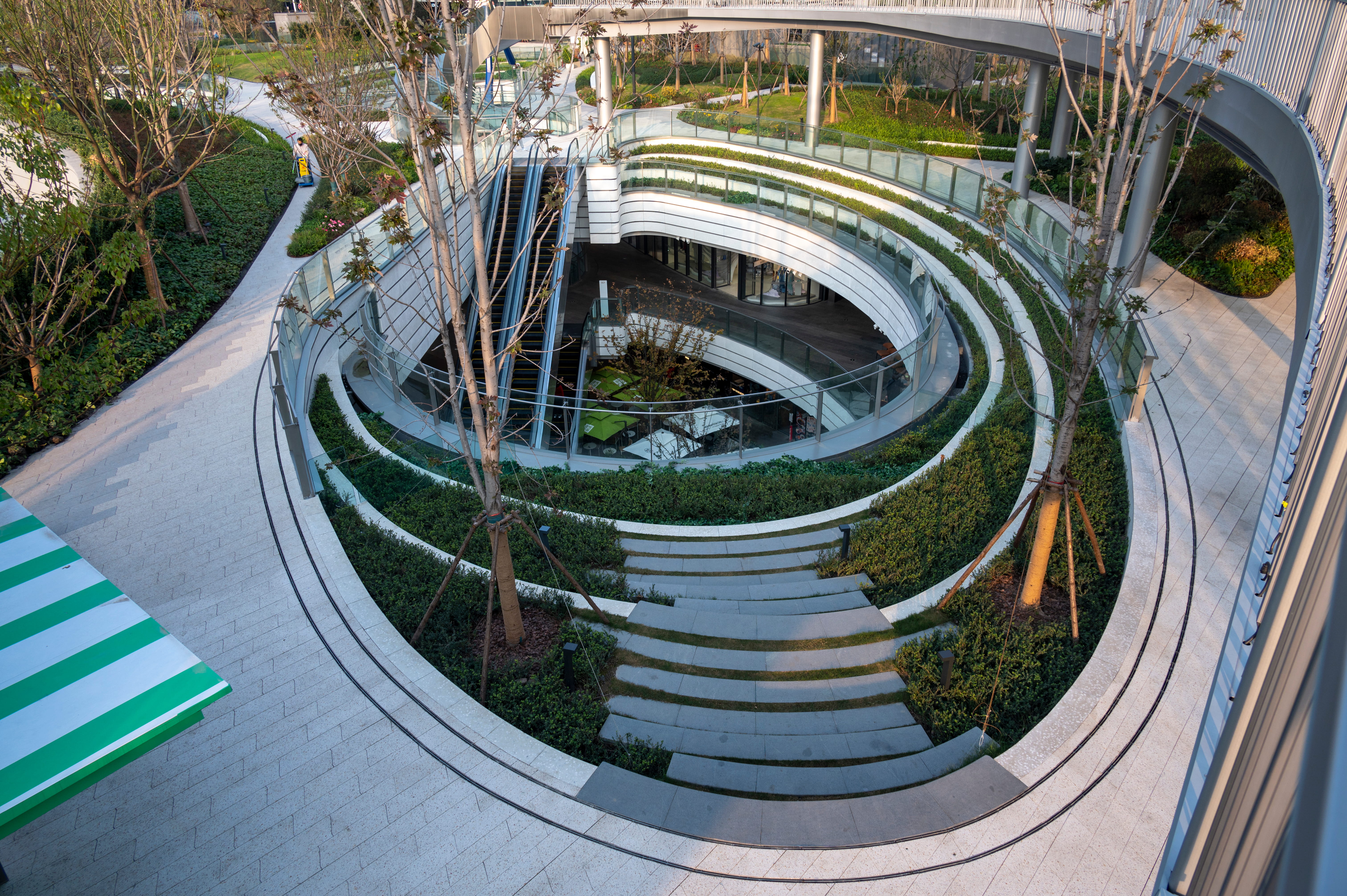 Shanghai Suhe MixC World | Commercial Building | | RUNPIN Insights