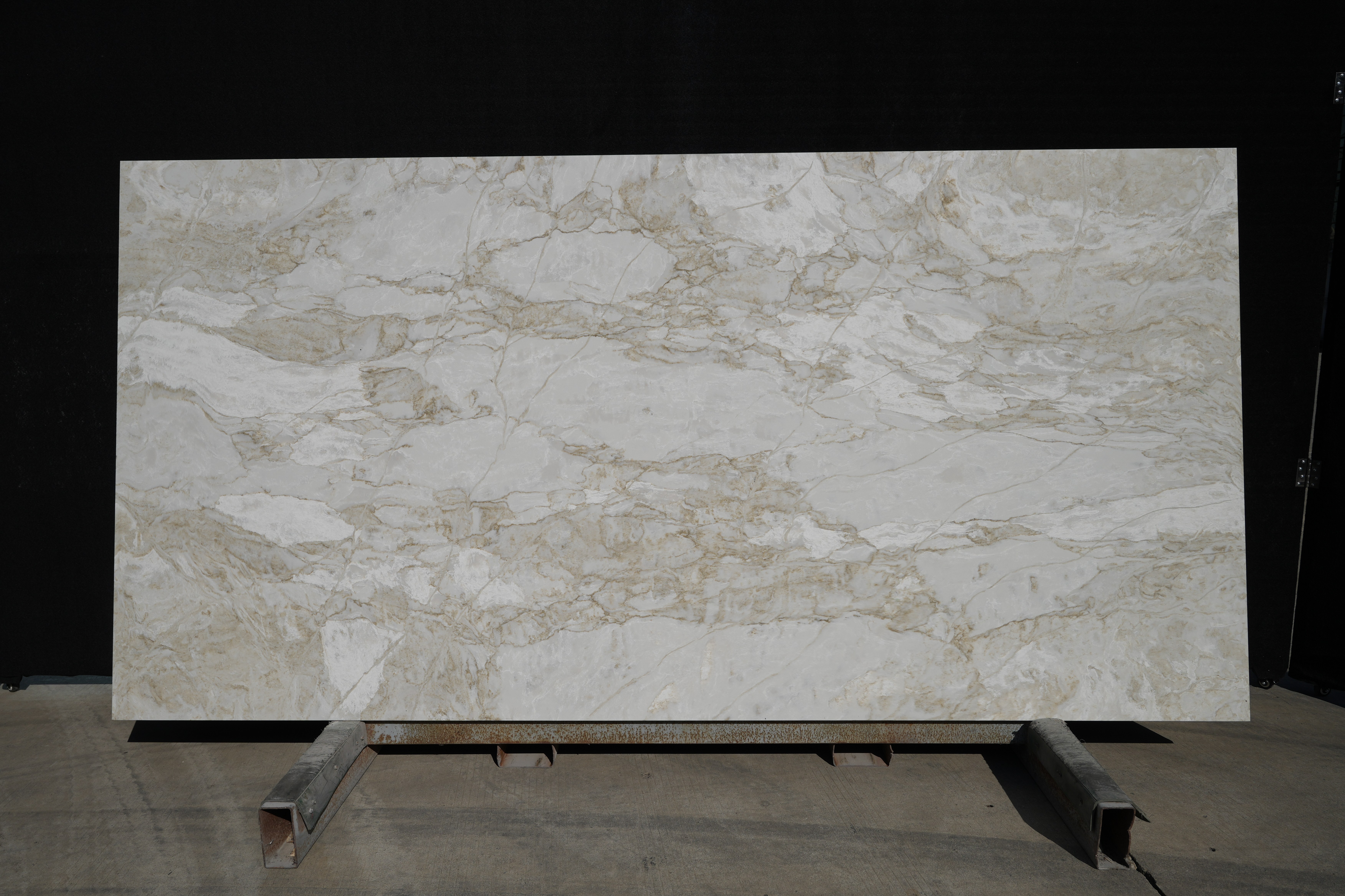 Are Quartz Engineered Stone Countertops More Durable Than Natural Granite?