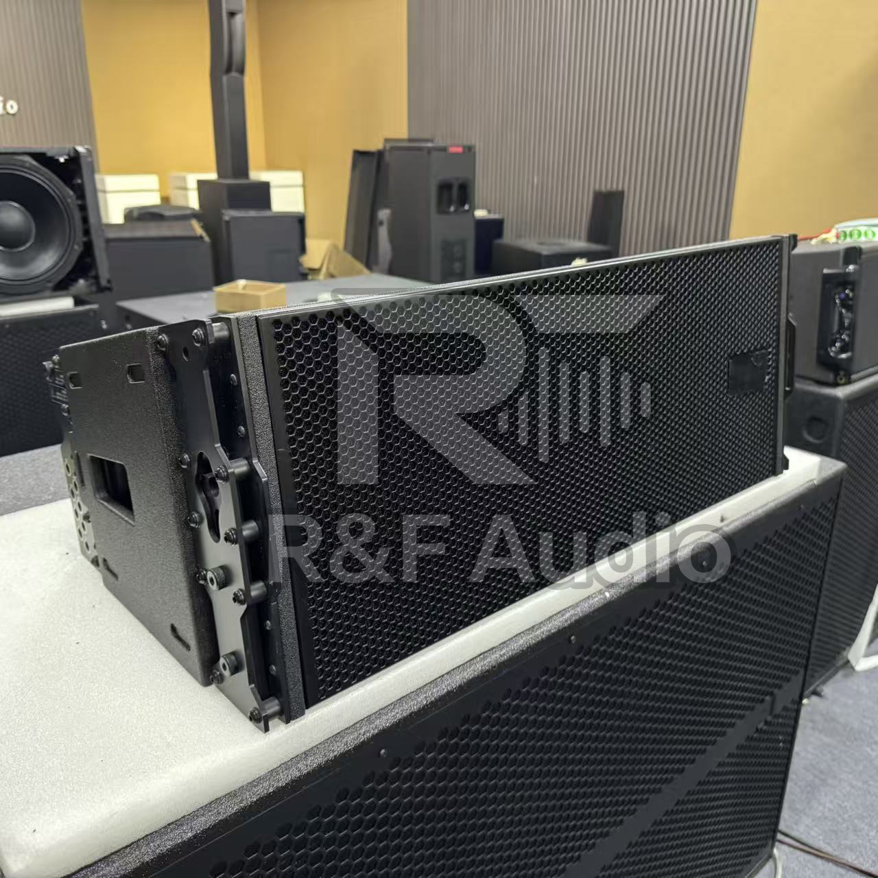 Prelucrare profesională audio pe mai multe canale