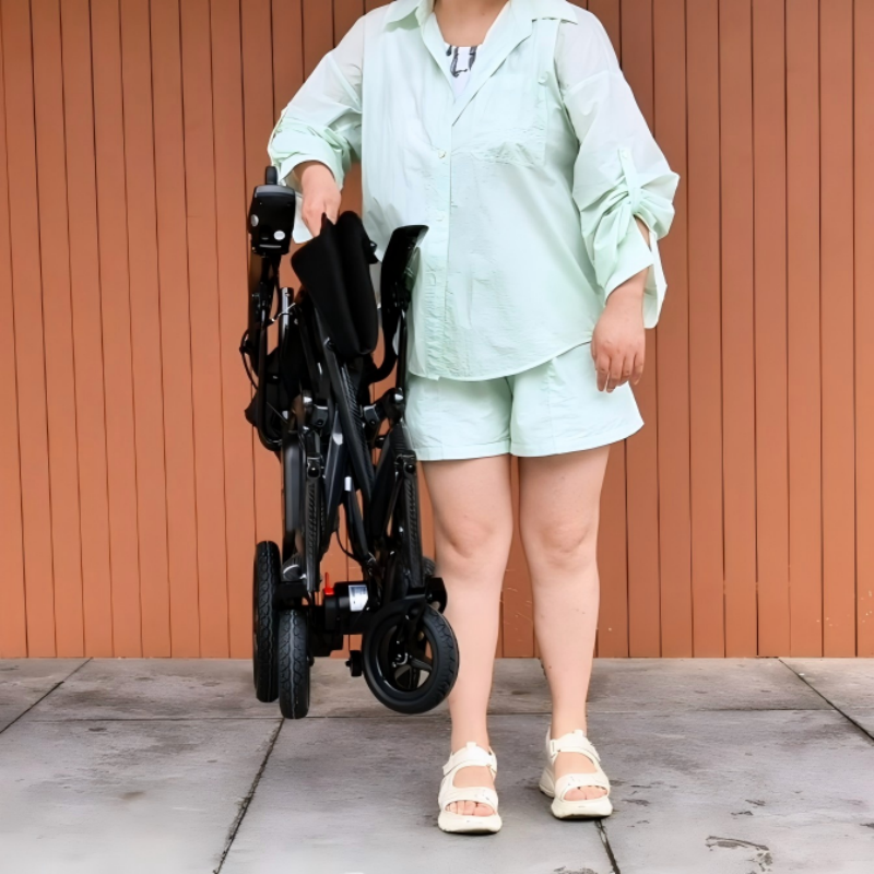 How Foldable Automatic Wheelchairs Compare to Traditional Models