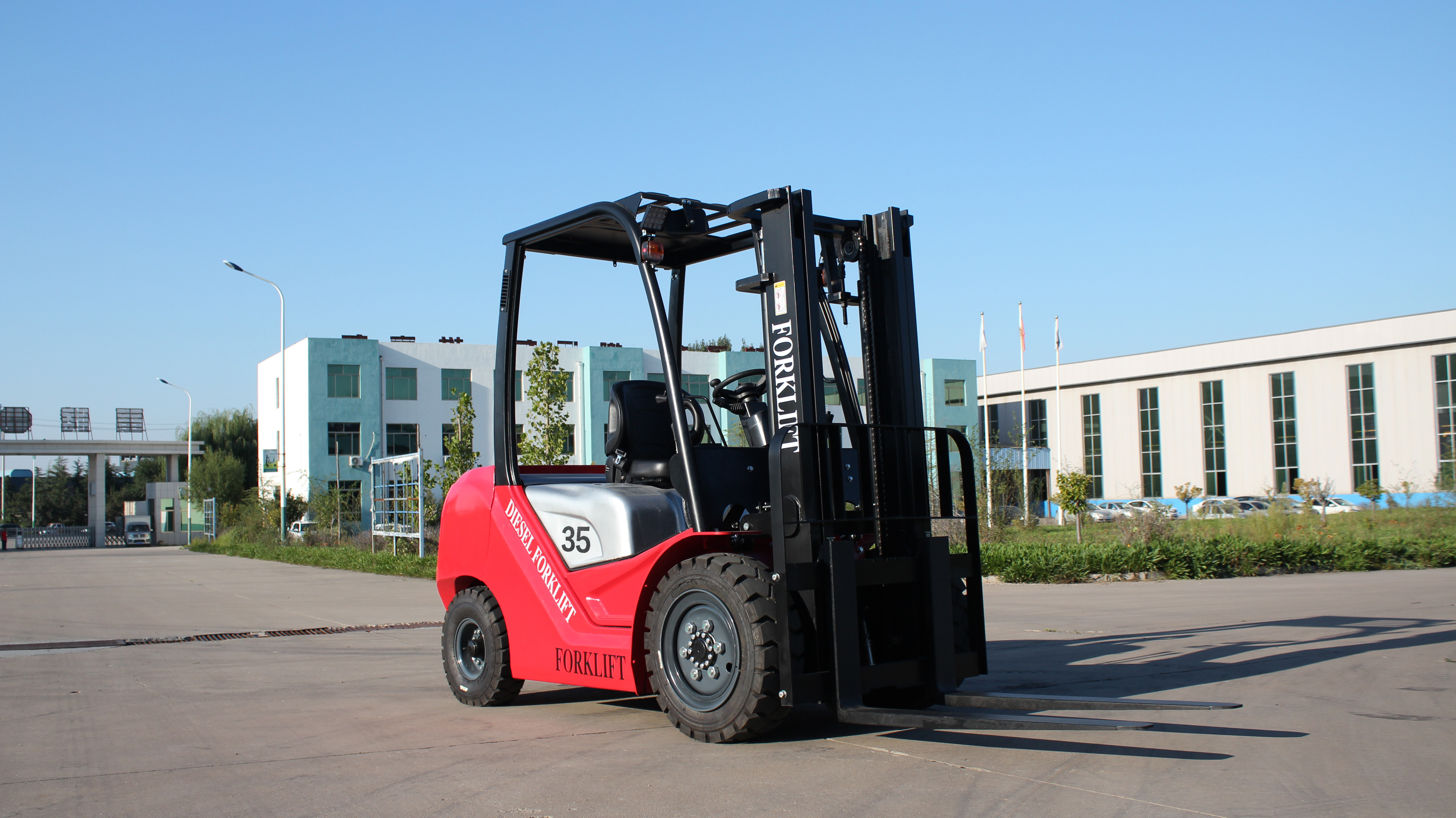 Reliable Container Forklifts for Efficient Material Handling