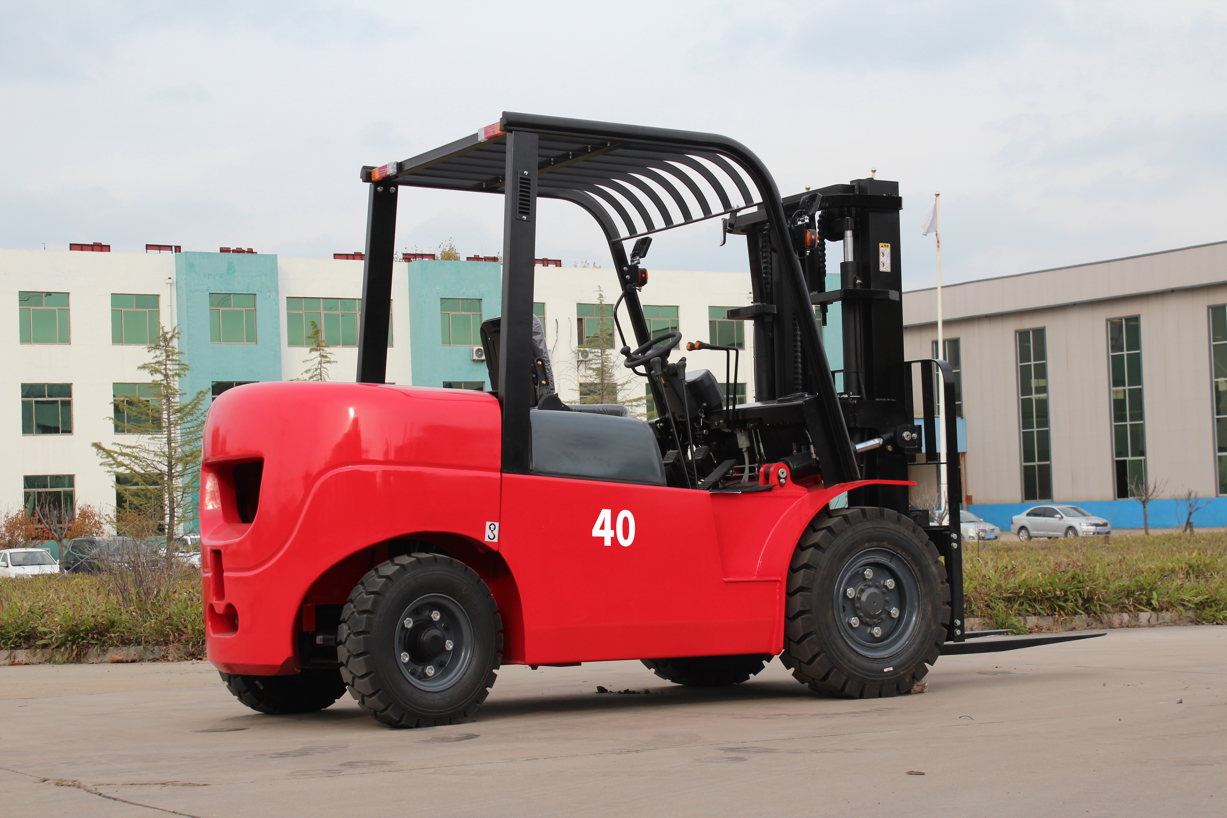 Compact Design for Efficient Warehouse Operations