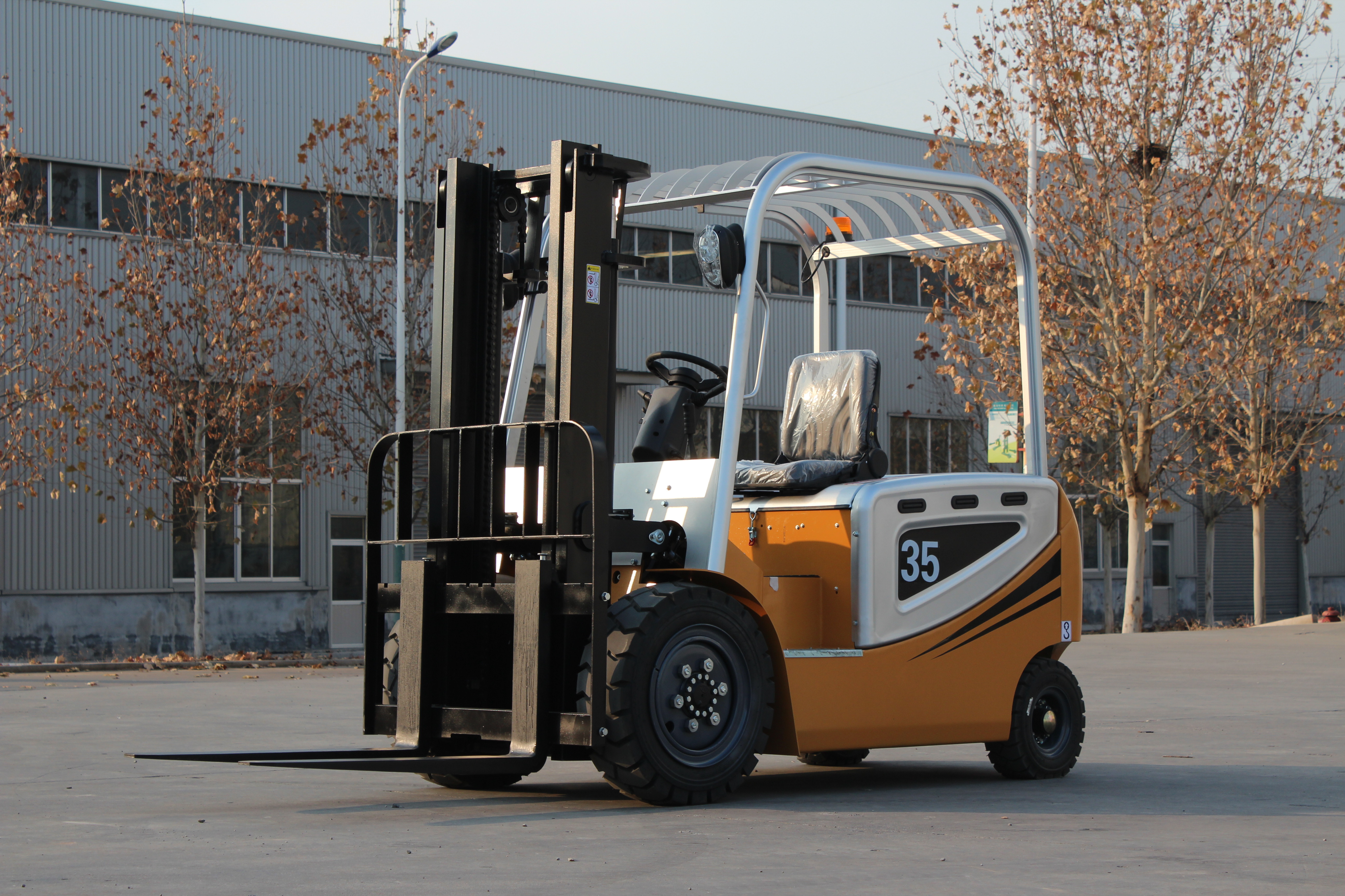 Discover the Versatility of Pallet Jack Forklifts for Your Business Needs