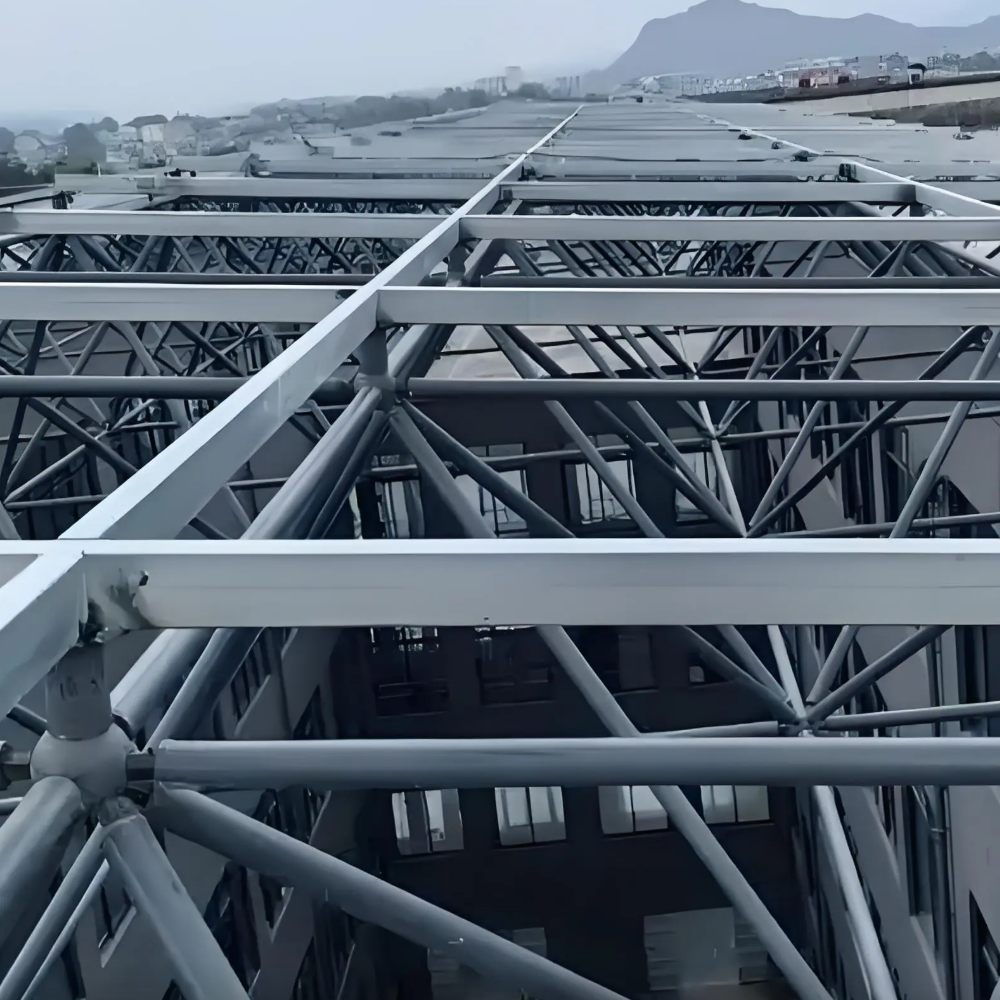 Proč je prostorová konstrukce efektivní pro složité geometrie?