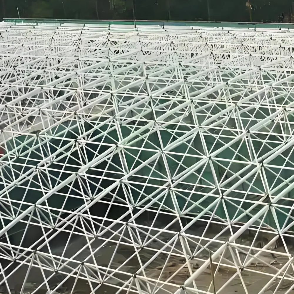 What are the differences between spaceframe and traditional framing methods?