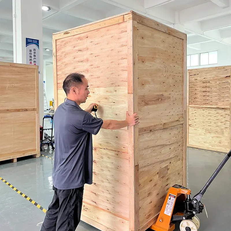 Ueerl chamber secured in a reinforced wooden shipping crate