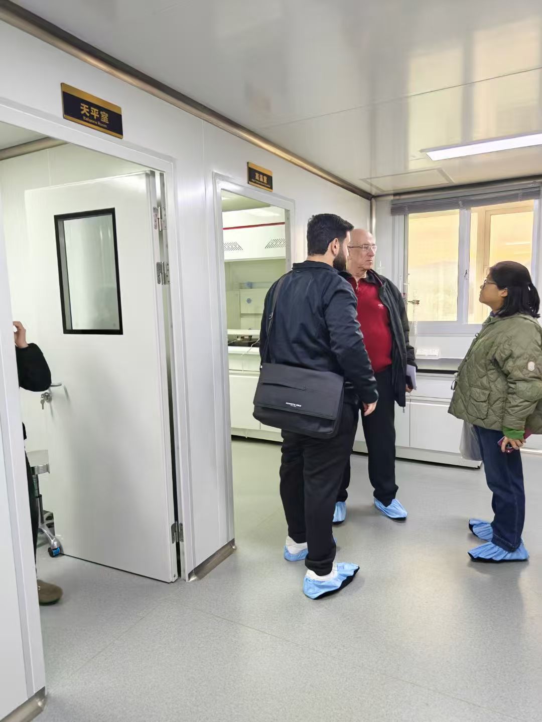 Focus on Cooperation! Foreign Clients Visit Hengmaster to Inspect PET Food Tray Production Capabilities