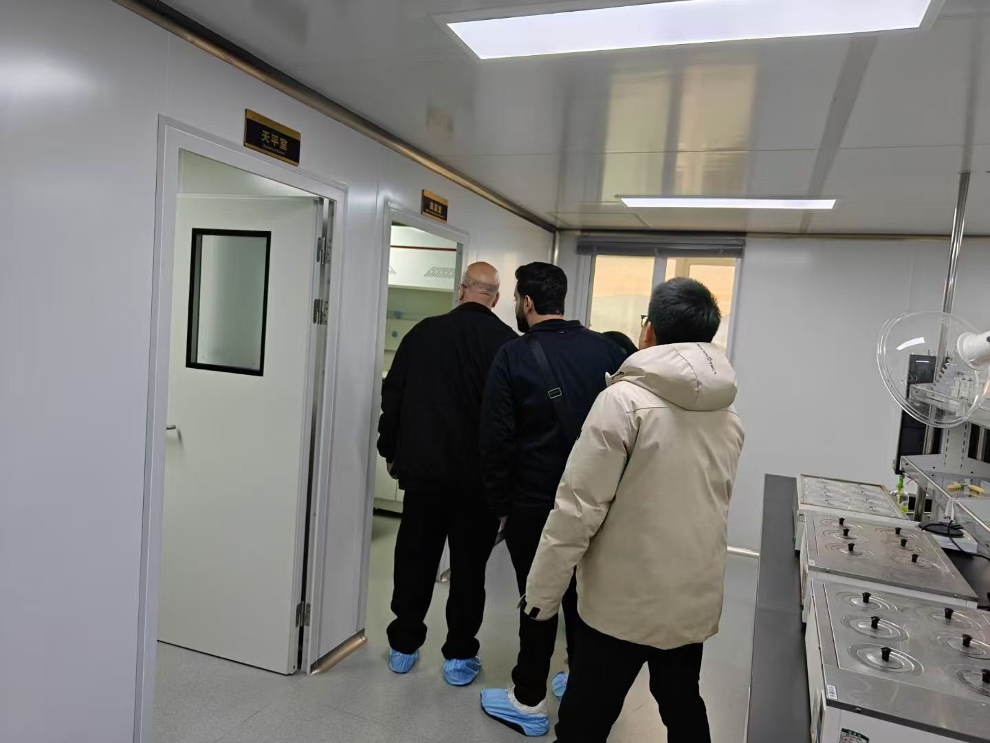 Focus on Cooperation! Foreign Clients Visit Hengmaster to Inspect PET Food Tray Production Capabilities