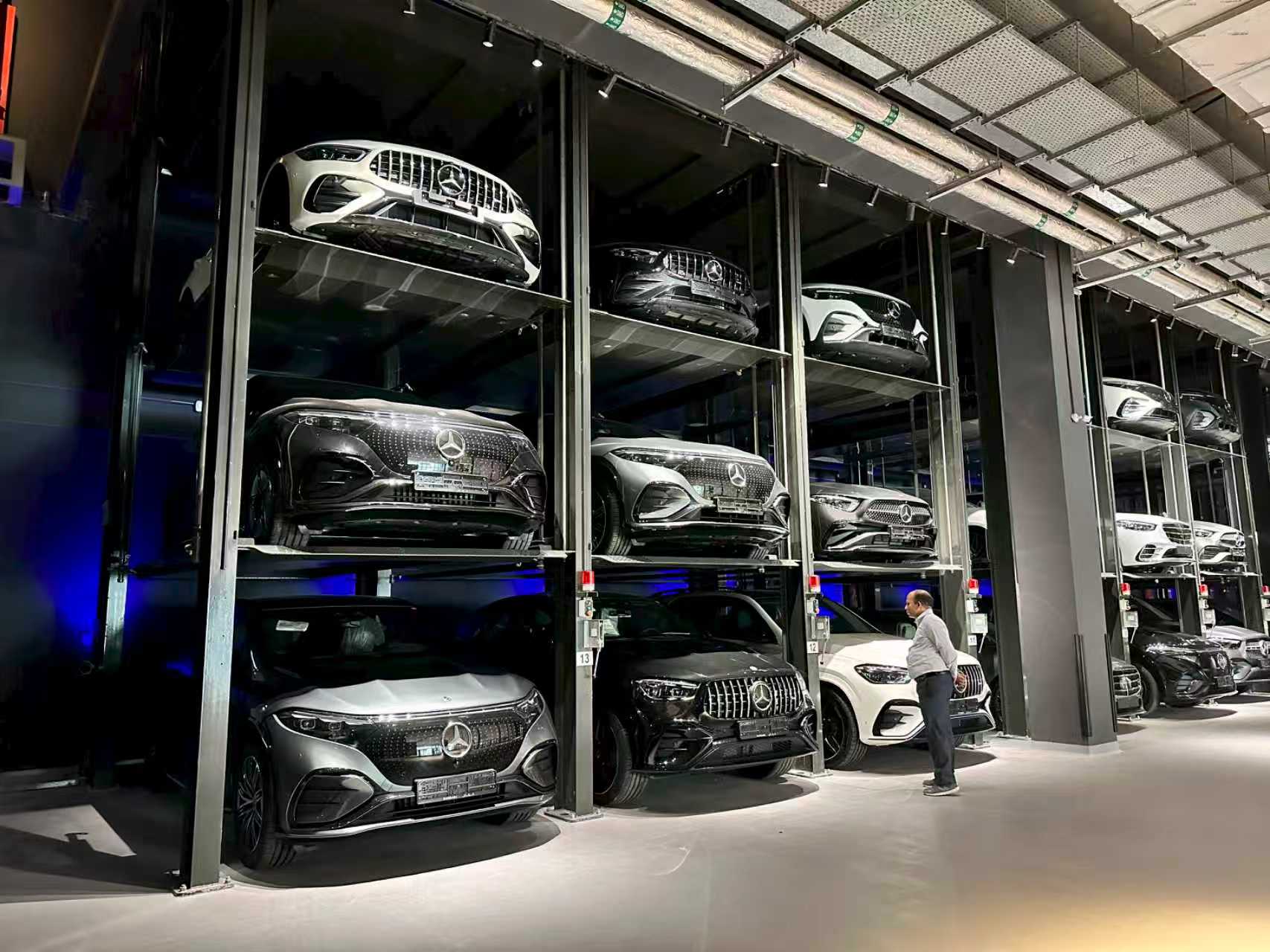 Global Installations Prove the Reliability of Our Mechanic Car Lift